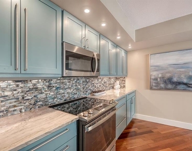 1111 N Gulfstream Avenue - Photo Thumbnail 7