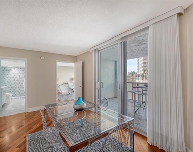 1111 N Gulfstream Avenue - Photo Thumbnail 9