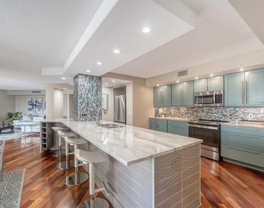 1111 N Gulfstream Avenue - Photo Thumbnail 4