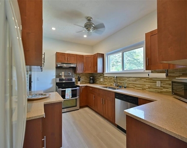 2408 Hillview Street - Photo Thumbnail 11