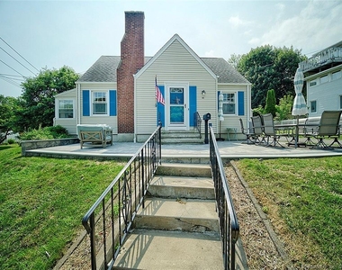 30 Seaview Avenue - Photo Thumbnail 2