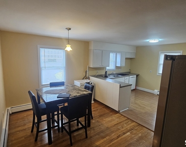 295 Bartlett Street - Photo Thumbnail 8