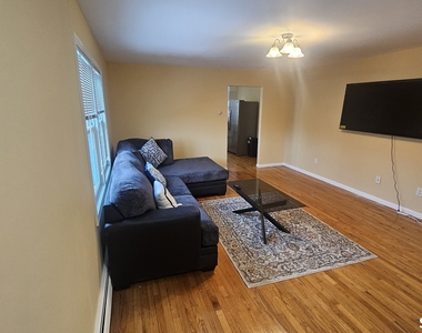 295 Bartlett Street - Photo Thumbnail 5