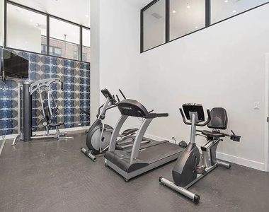 537 West 27th Street - Photo Thumbnail 6