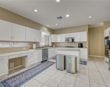 268 Copper Glow Court - Photo Thumbnail 20