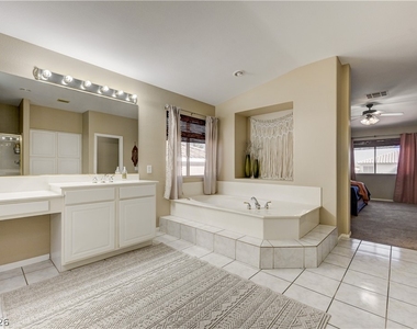 268 Copper Glow Court - Photo Thumbnail 57
