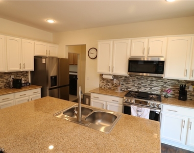 1417 Danielle Rebecca Avenue - Photo Thumbnail 27