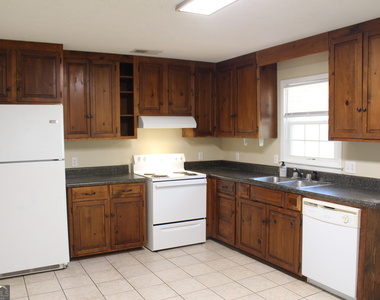 128 Sandy Way - Photo Thumbnail 2