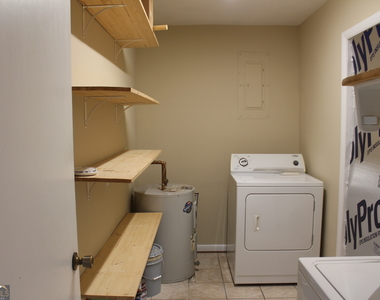 128 Sandy Way - Photo Thumbnail 7