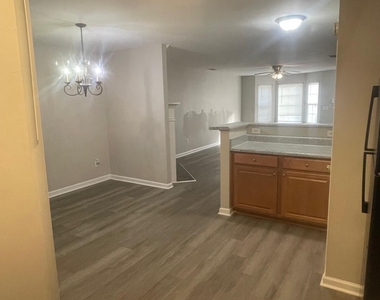 1736 Devon Drive Sw - Photo Thumbnail 3