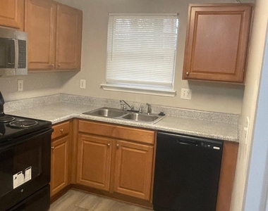 1736 Devon Drive Sw - Photo Thumbnail 2