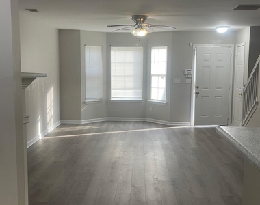 1736 Devon Drive Sw - Photo Thumbnail 12