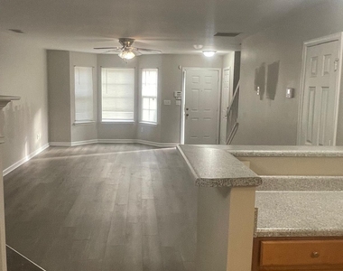 1736 Devon Drive Sw - Photo Thumbnail 11