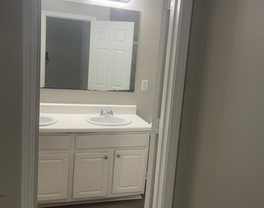 1736 Devon Drive Sw - Photo Thumbnail 21