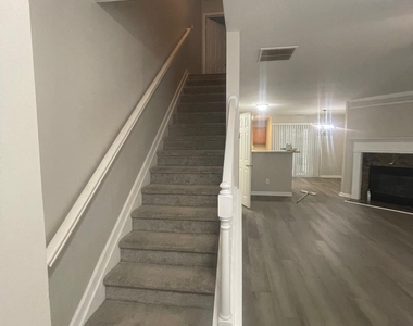 1736 Devon Drive Sw - Photo Thumbnail 17