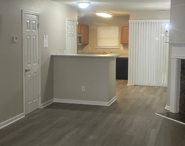 1736 Devon Drive Sw - Photo Thumbnail 7