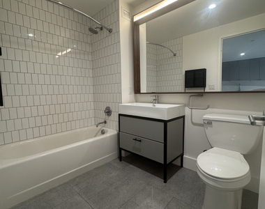 445 Gerard Avenue - Photo Thumbnail 1