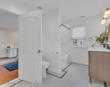 2107 3rd Avenue - Photo Thumbnail 24