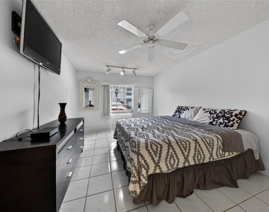 6253 Bay Club Drive - Photo Thumbnail 25