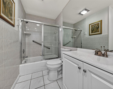 6253 Bay Club Drive - Photo Thumbnail 20