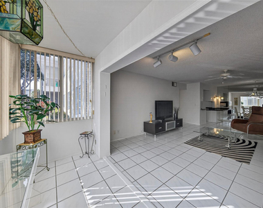 6253 Bay Club Drive - Photo Thumbnail 7