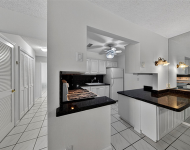 6253 Bay Club Drive - Photo Thumbnail 14