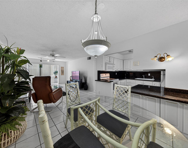 6253 Bay Club Drive - Photo Thumbnail 13