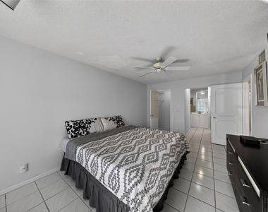 6253 Bay Club Drive - Photo Thumbnail 23