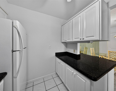 6253 Bay Club Drive - Photo Thumbnail 10
