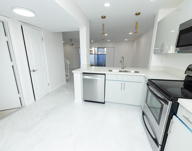 8939 Nw 23rd Street - Photo Thumbnail 3