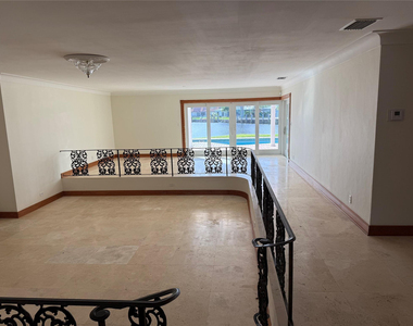5251 Ne 29th Avenue - Photo Thumbnail 5