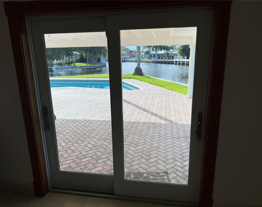 5251 Ne 29th Avenue - Photo Thumbnail 2