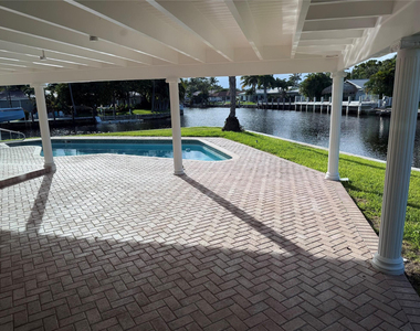 5251 Ne 29th Avenue - Photo Thumbnail 3
