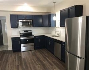 619 Bolivar Street - Photo Thumbnail 2