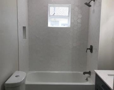 619 Bolivar Street - Photo Thumbnail 3
