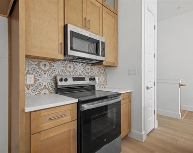 2925 Spruce Valley Lane - Photo Thumbnail 24
