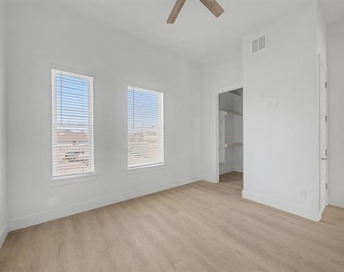 2925 Spruce Valley Lane - Photo Thumbnail 26