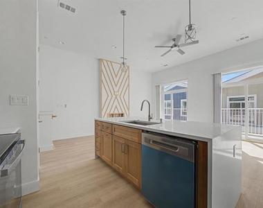 2925 Spruce Valley Lane - Photo Thumbnail 23