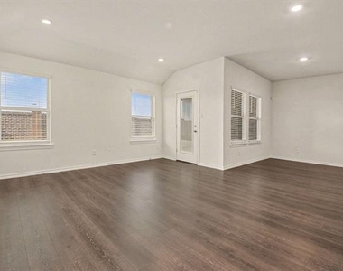 505 Banner Avenue - Photo Thumbnail 4
