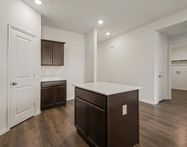 505 Banner Avenue - Photo Thumbnail 12