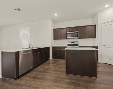505 Banner Avenue - Photo Thumbnail 3