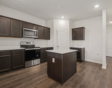 505 Banner Avenue - Photo Thumbnail 10