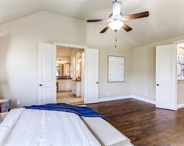 2028 Sterling Trace Drive - Photo Thumbnail 15