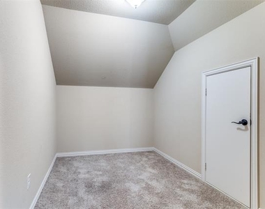 2028 Sterling Trace Drive - Photo Thumbnail 25