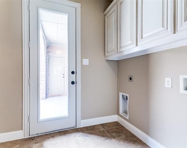 2028 Sterling Trace Drive - Photo Thumbnail 13