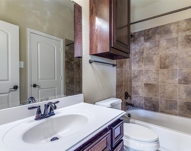 2028 Sterling Trace Drive - Photo Thumbnail 30