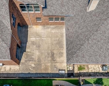 2028 Sterling Trace Drive - Photo Thumbnail 35
