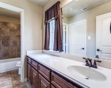 2028 Sterling Trace Drive - Photo Thumbnail 27