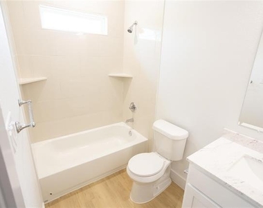 3817 Winfield Avenue - Photo Thumbnail 31