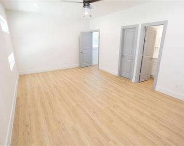 3817 Winfield Avenue - Photo Thumbnail 33